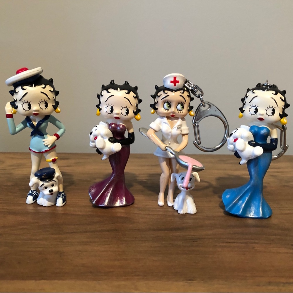 4 Betty Boop Vinyl Figures / Keychains